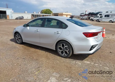 2021 Kia Forte Lxs из США, поврежденный, VIN 3KPF24ADXME399073